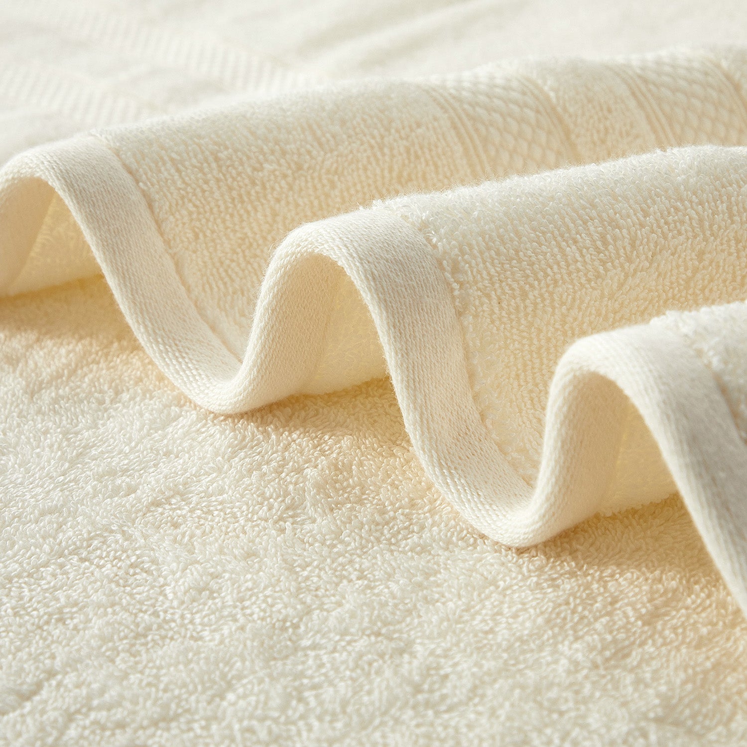 MDC Egyptian Cotton Luxury Bath Towel – 70 x 140cm - Pearl
