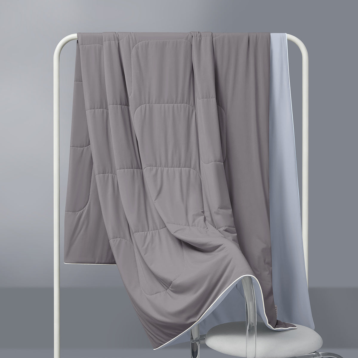 Intero Glacier Reversible Cooling Blanket – Dual-Sided Cooling Comfort - Slate Gray / Sky Gray