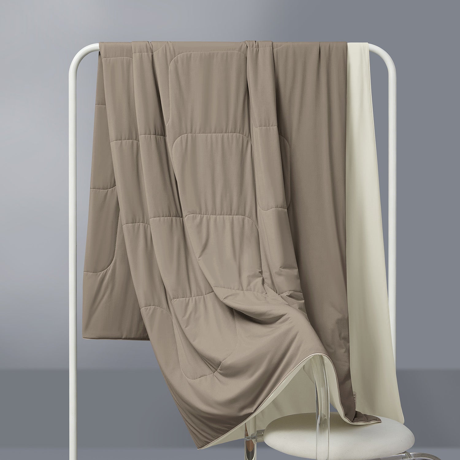 Intero Glacier Reversible Cooling Blanket – Dual-Sided Cooling Comfort - Drab Olive / Cream