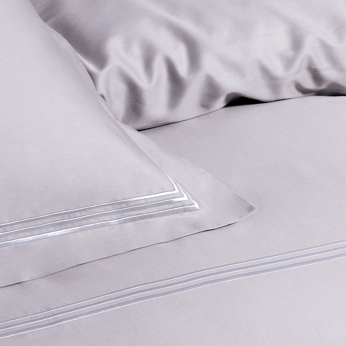 IE Maison Hotel Suite Premium Cotton Solid Bedding Set with Embroidery
