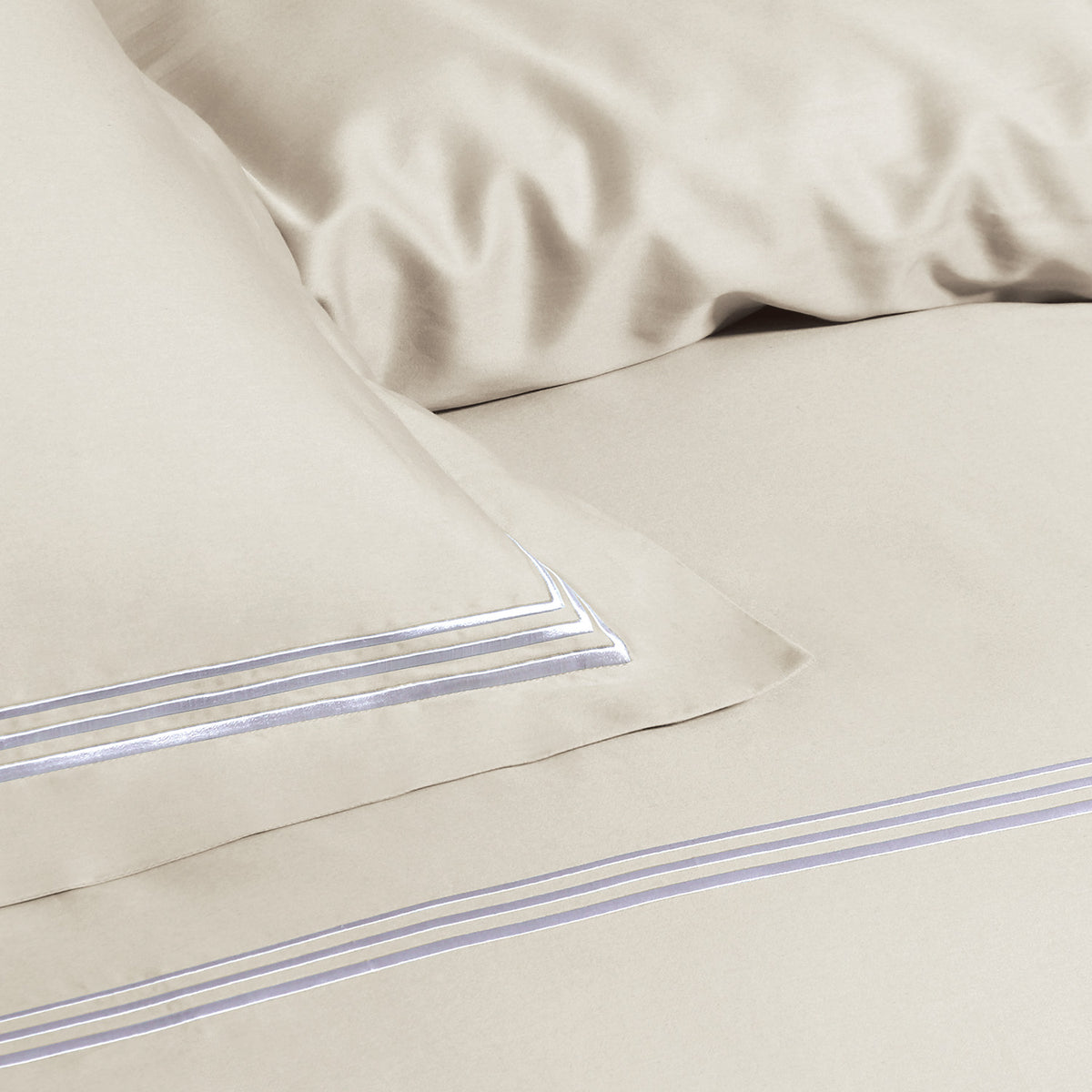 IE Maison Hotel Suite Premium Cotton Solid Bedding Set with Embroidery