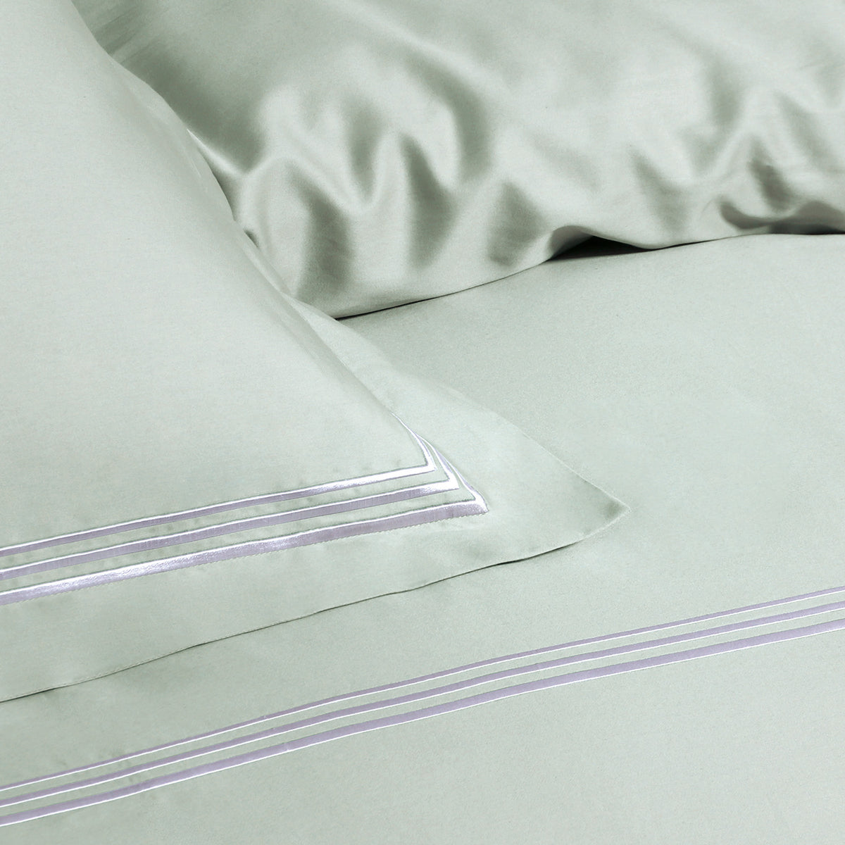 IE Maison Hotel Suite Premium Cotton Solid Bedding Set with Embroidery