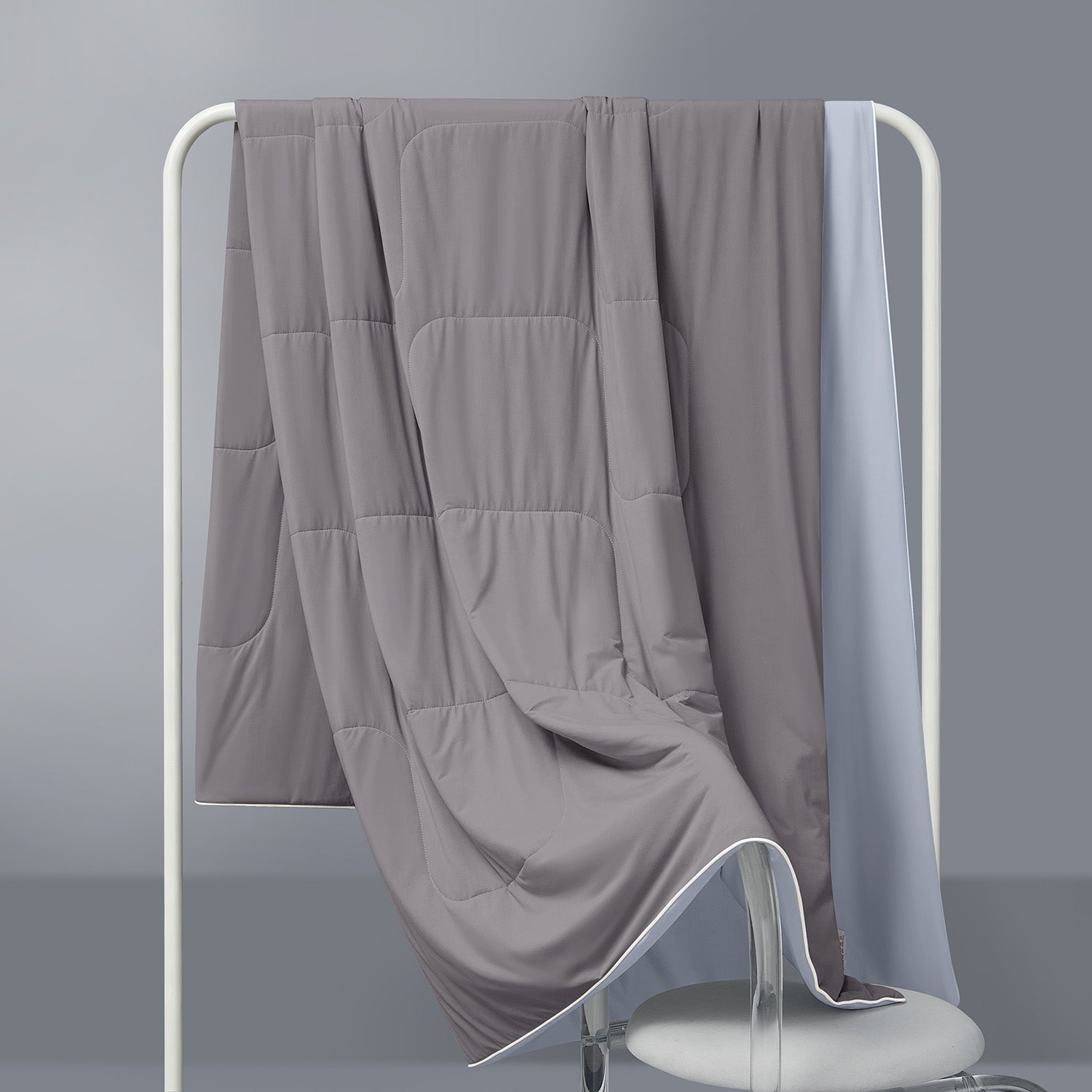 Intero Glacier Reversible Cooling Blanket – Dual-Sided Cooling Comfort - Slate Gray / Sky Gray