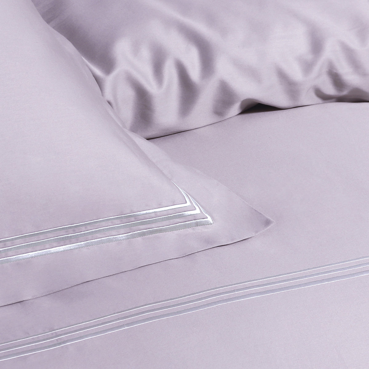 IE Maison I Hotel Suite I Premium Cotton I 1200TC Solid Bedding Set with Embroidery - Violet