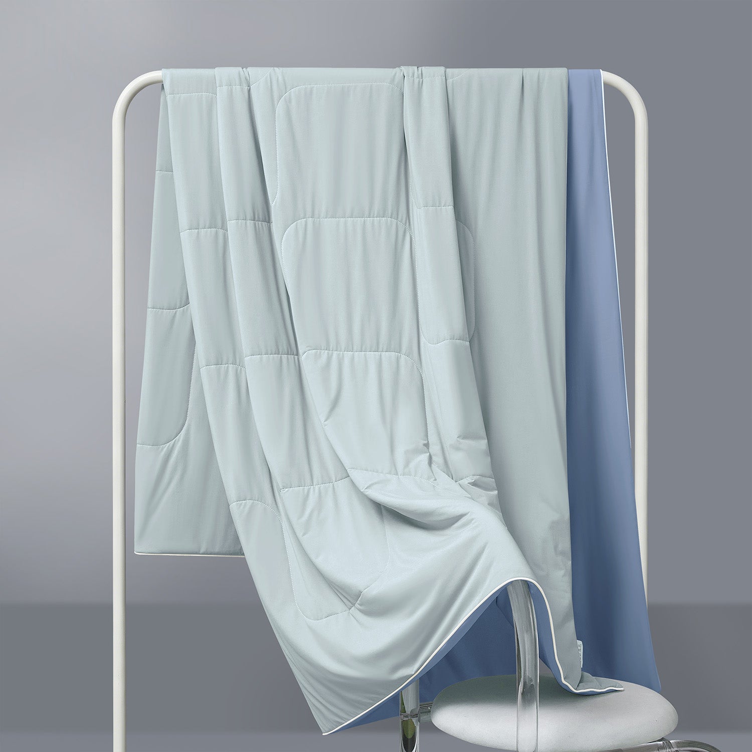 Intero Glacier Reversible Cooling Blanket – Dual-Sided Cooling Comfort - Celestre / Valley Blue